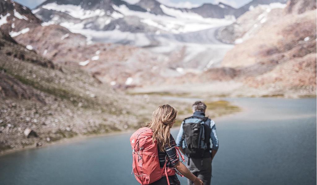 tv-ratschings-wandern-becher-wasser-kot-3297